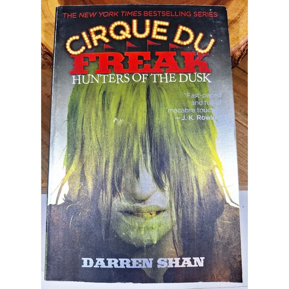 Lot‎ of 21 Darren Shan Books - Many of the Cirque Du Freak Series